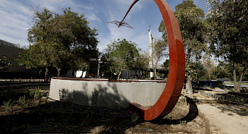 Plaza de la Paz, campus San Joaquín UC. Foto Dirección de Comunicaciones